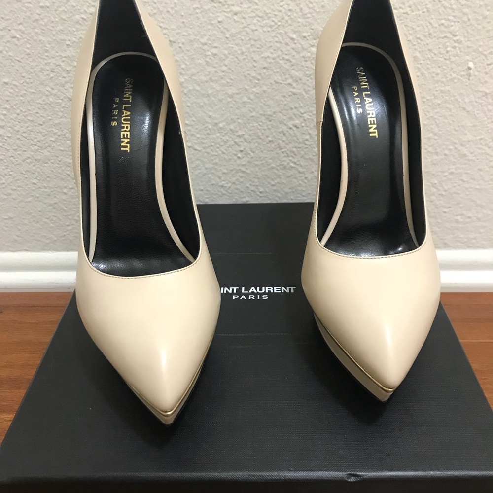 Saint Laurent pump